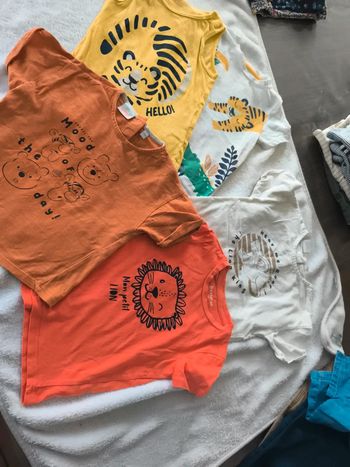 Lot tee shirt  24 mois