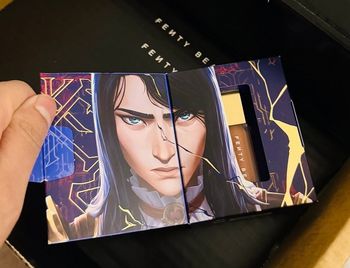 Arcane Gloss Bomb Universal Lip Luminizer – League of Legends x Fenty Beauty