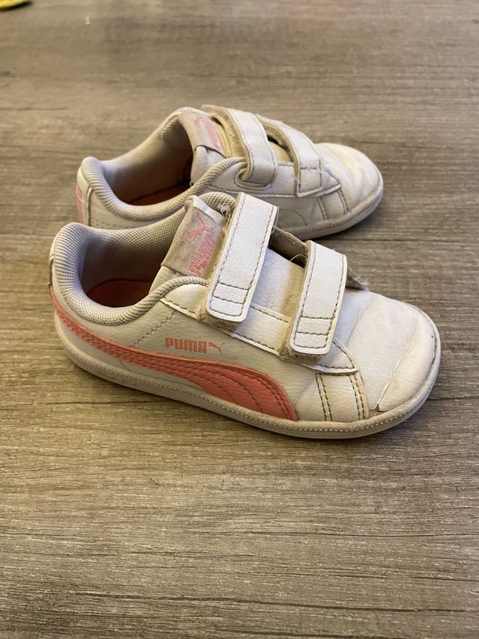 Paire baskets pointure 24