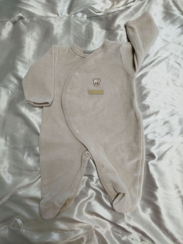 Lot pyjamas 1 mois - photo numéro 8