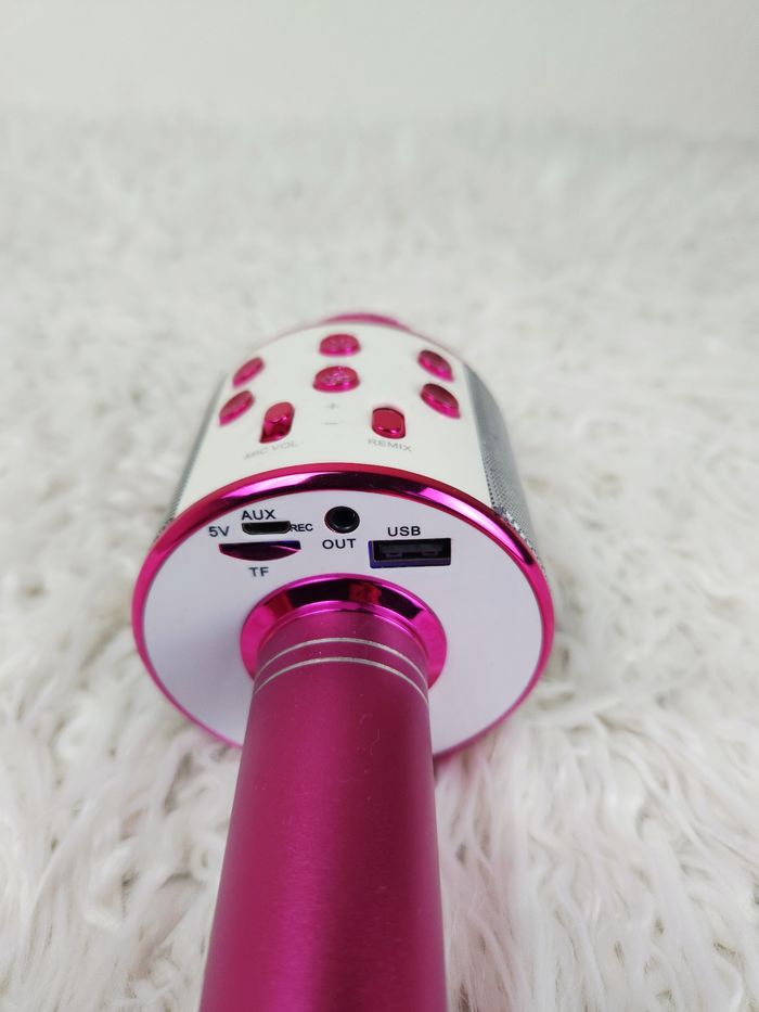 Micro de karaoké sans fil éclairage rythmique coloré marque Generic 🎅 - photo numéro 4