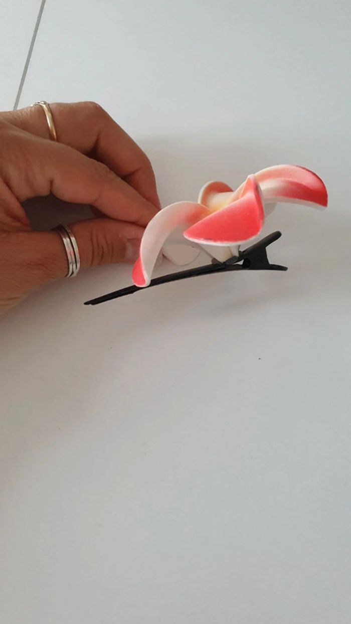 Barrette fleur - photo numéro 2