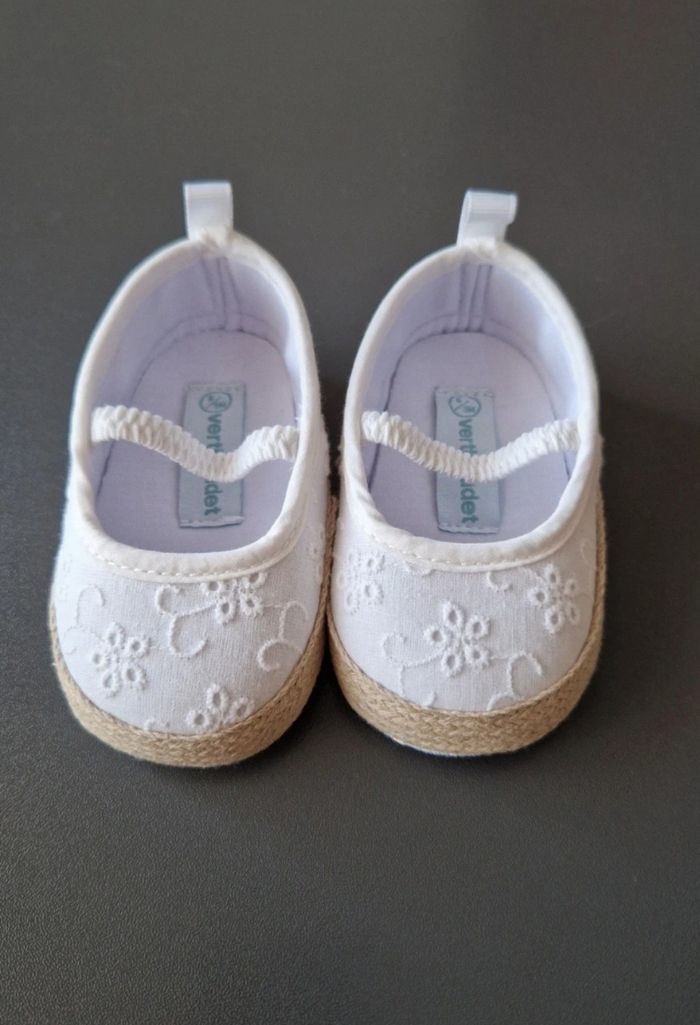 Chaussons ballerines blanche bébé