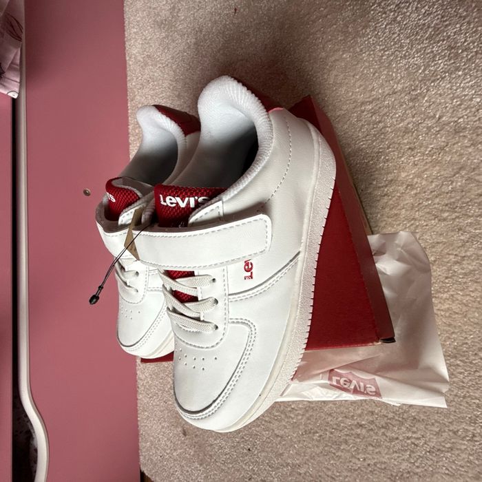 Baskets Levi ‘s neuves avec étiquette pointure 29 - photo numéro 4