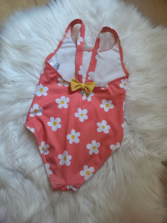 Maillot bain fleurie 4/5ans - photo numéro 2