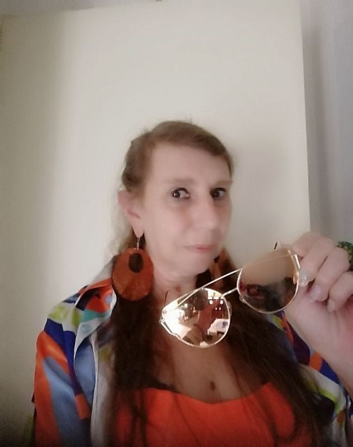 Lunette de soleil Doré avec Boîte neuve