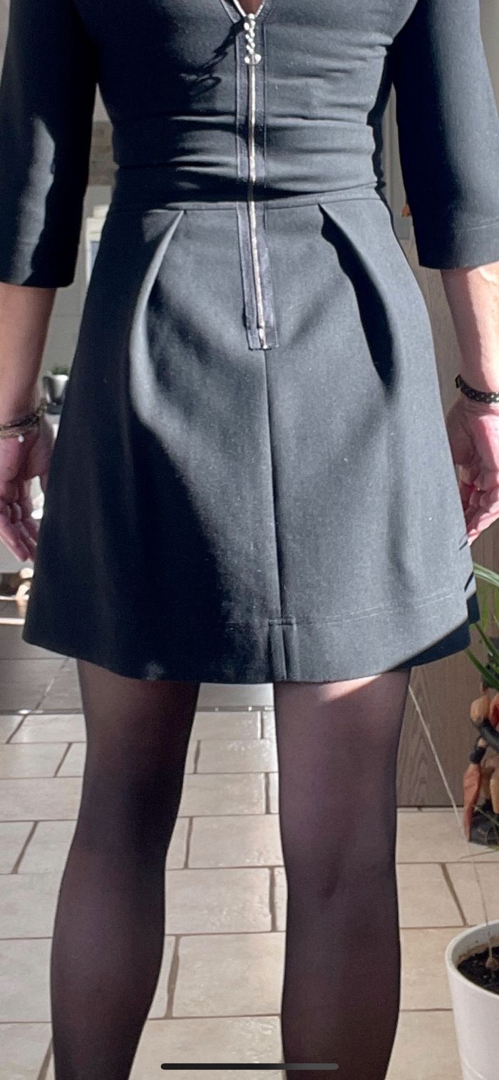 Cop copine jolie robe noire taille 36 modèle cardinal état neuf - photo numéro 2