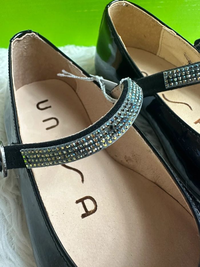 Paire de ballerine à bride Unisa taille 25 - photo numéro 4