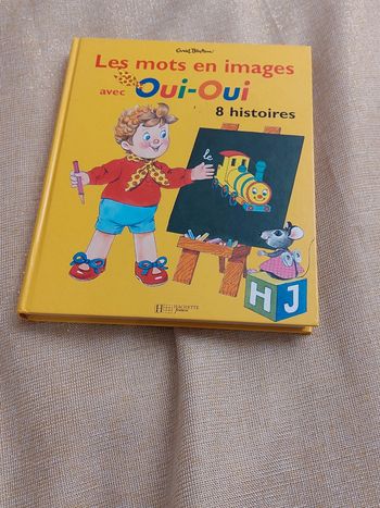 Livre Les mots en images avec Oui-oui