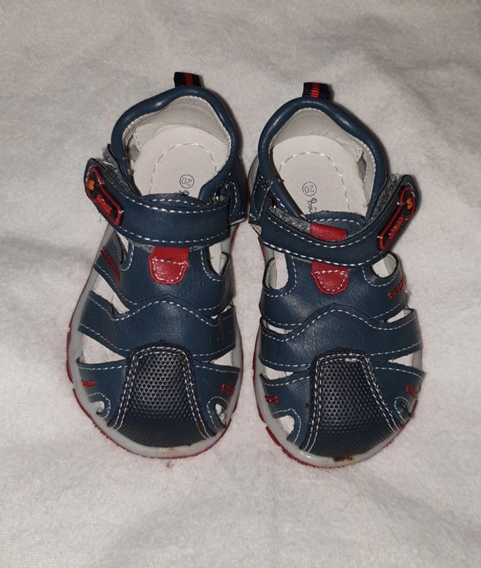 Chaussures bleues taille 20