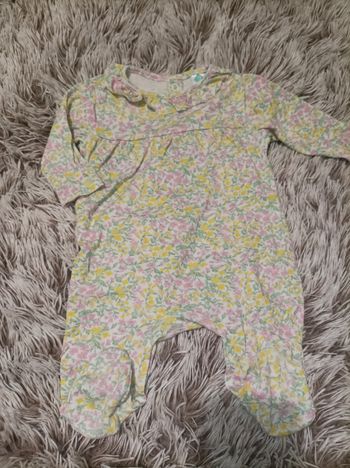 Pyjama fleuri avec col