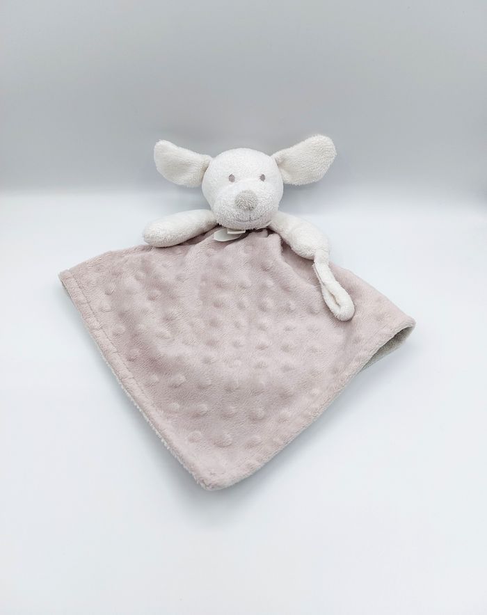Doudou plat chien blanc beige taupe KING BEAR étiquette bleue attache tétine