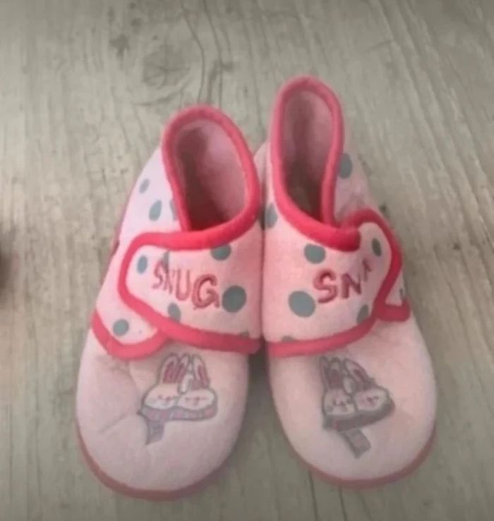 Chausson en très bon état pointure 25 . Marque tissaia