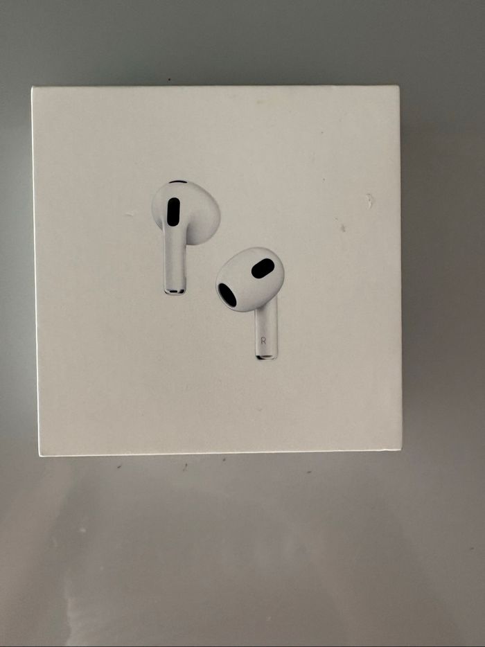 Boîte  écouteurs AirPods - photo numéro 2