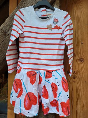 Superbe robe Catimini, blanche à fleurs et rayures rouges, 4 ans