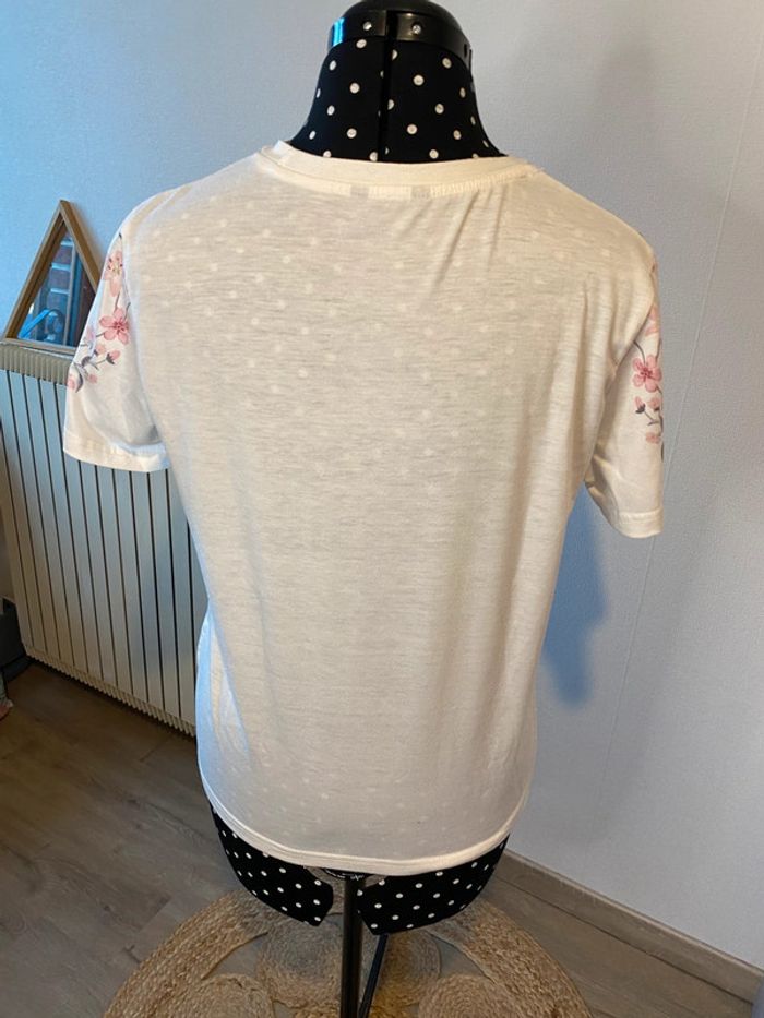 T-shirt blanc fleur de cerisier Shein taille M - photo numéro 2