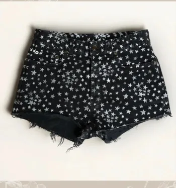Mini short en jean noir Saint Laurent Paris – Taille 36