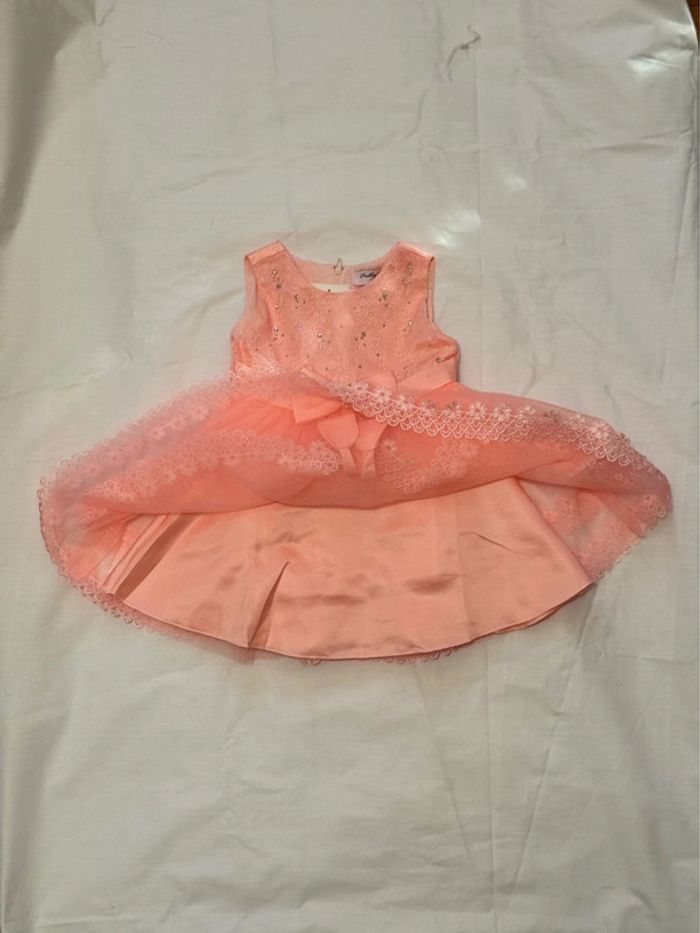 Robe festive pour bébé - photo numéro 3