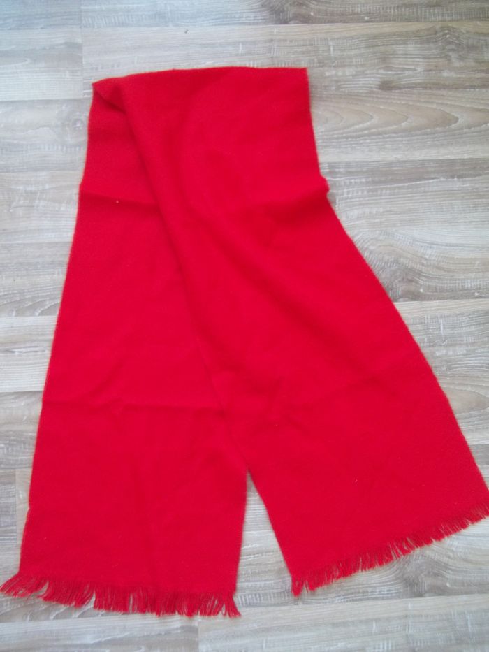 Echarpe rouge - photo numéro 2