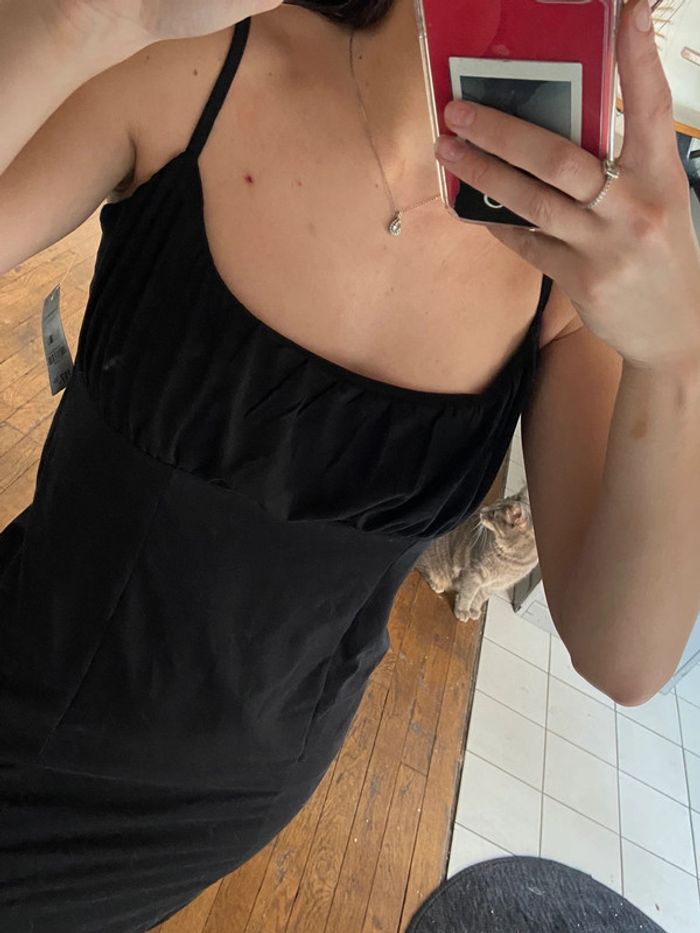 Robe noire - photo numéro 3