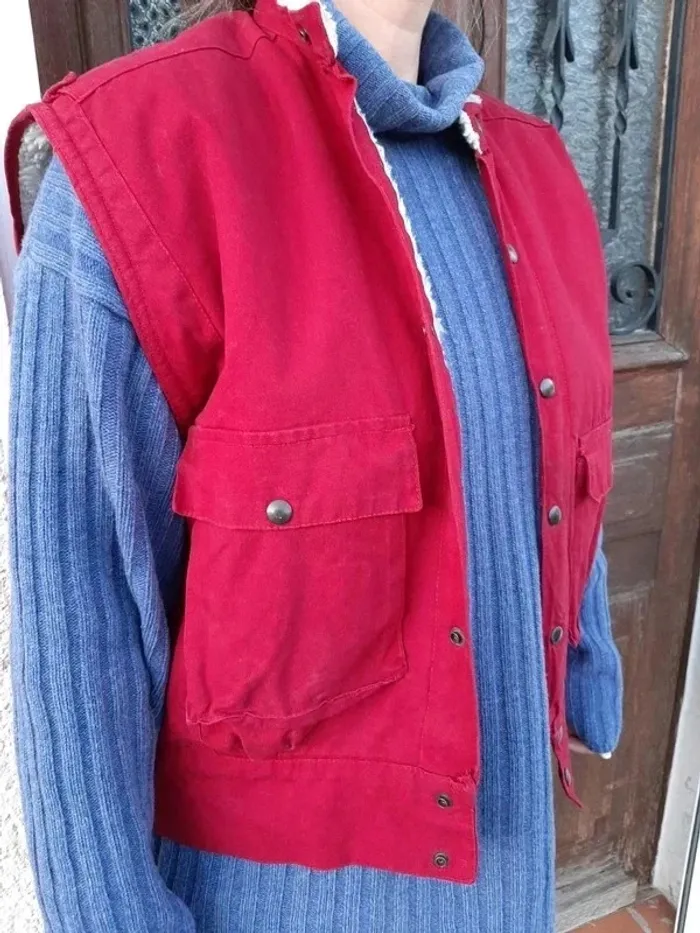 Veste rouge sans manche fourrée Taille L vintage - photo numéro 6