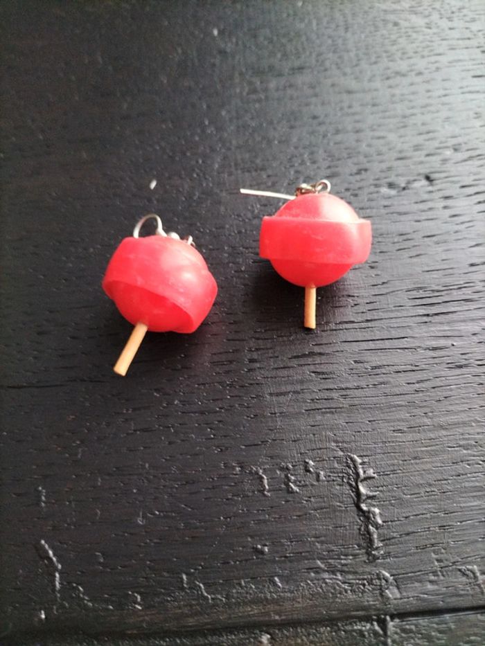 Boucles d'oreilles sucettes rouges en pâte Fimo