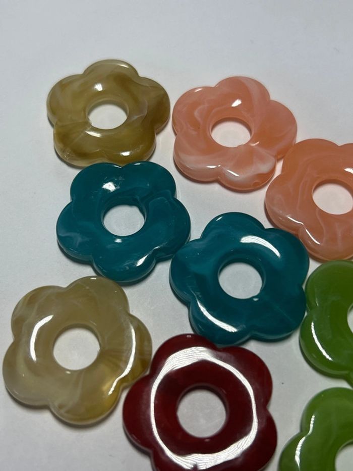 A782, déstockage 10 breloques fleurs 26mm - photo numéro 2