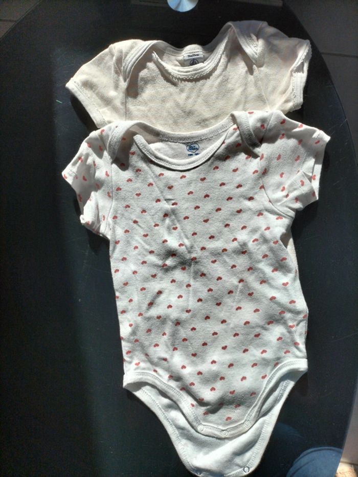 Lot de body taille 18 mois