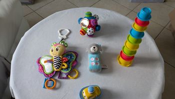 Lot  5 jouets jeunes enfants 