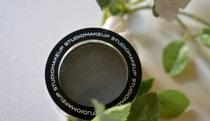Soft Blend Eye Shadow _ Very Black _ Studio MakeUp