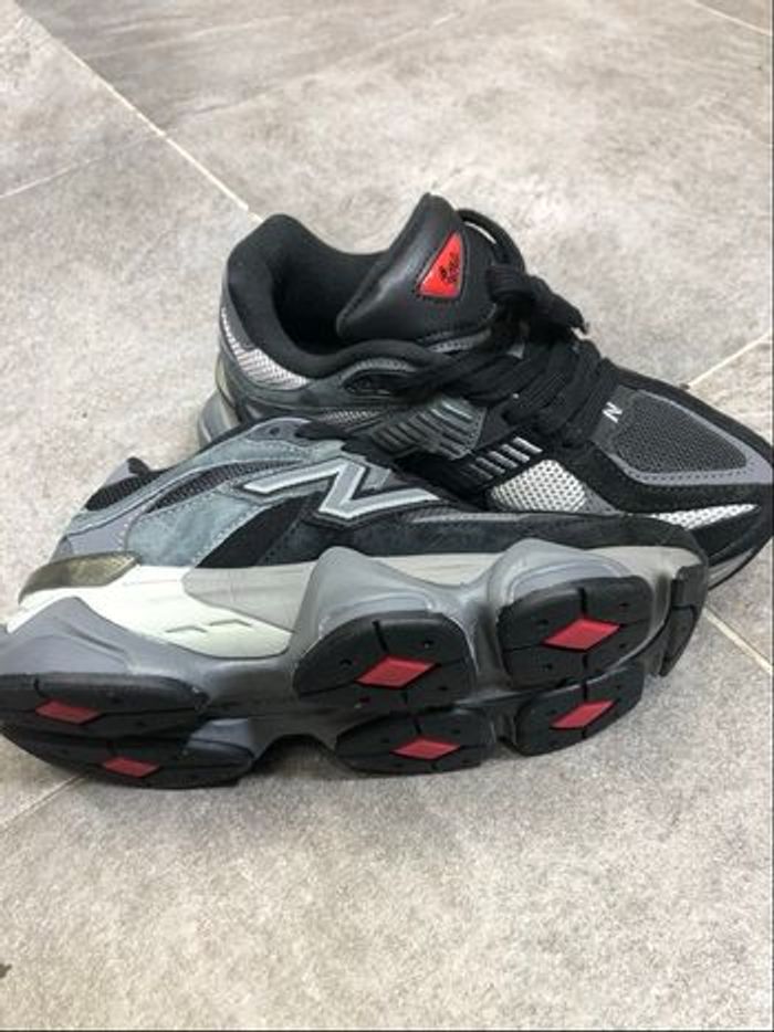 New balance 9060 noire et grise taille 36 jamais porté - photo numéro 2