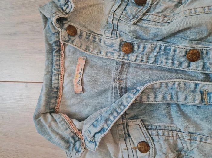 Veste en jean Cache cache
Taille 1 - photo numéro 2