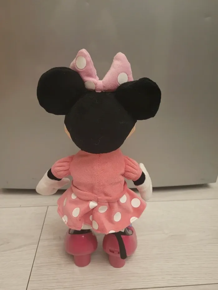 Minnie Storyteller - photo numéro 2
