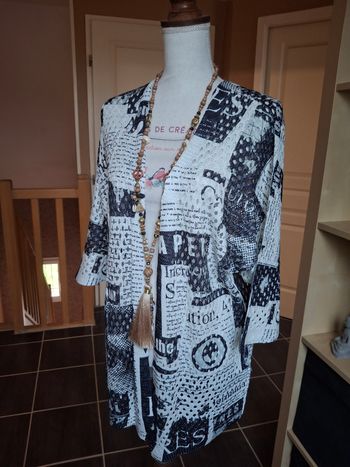 Gilet imprimé noir et blanc lailke ajourée neuf
