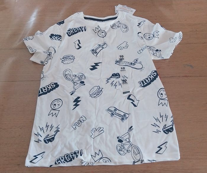 Lot de 11 hauts mc garçon 10ans neufs - photo numéro 4