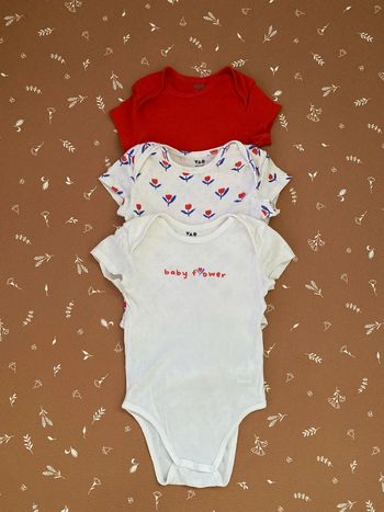 Lot bodys 24 mois - fleurs