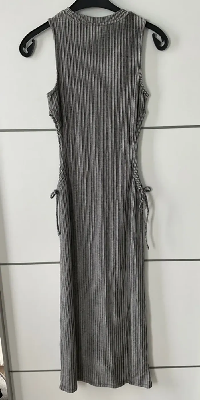 Robe longue échancrée - photo numéro 9