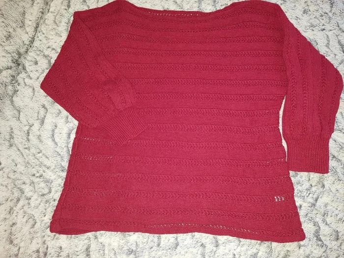 Pull. femme. Bordeaux. Taille 40/42. shein