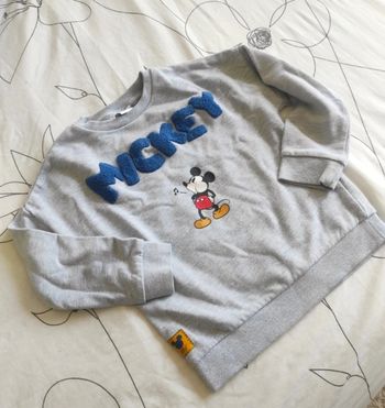 Pull Mickey taille 5 ans