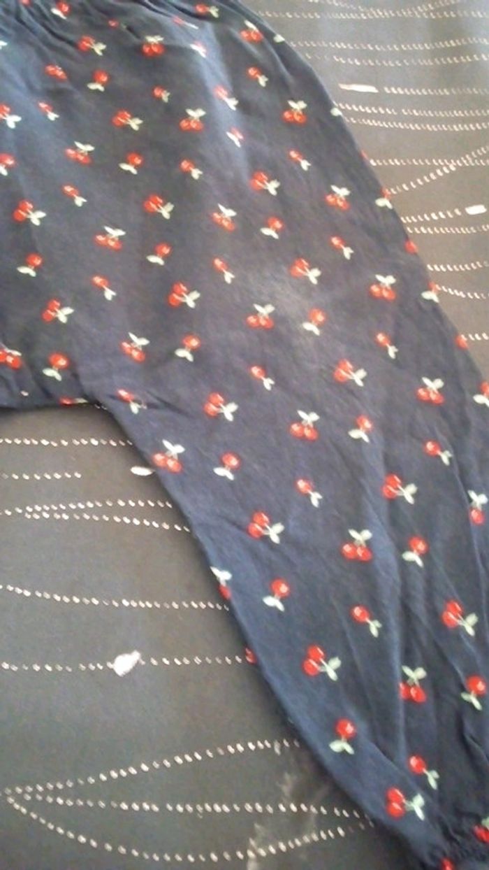 Pantalon fluide marine avec cerises - photo numéro 3