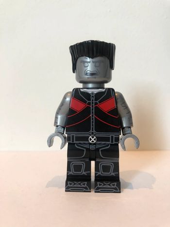 Figurine type lego Colossus Xmen/Avengers. Marvel