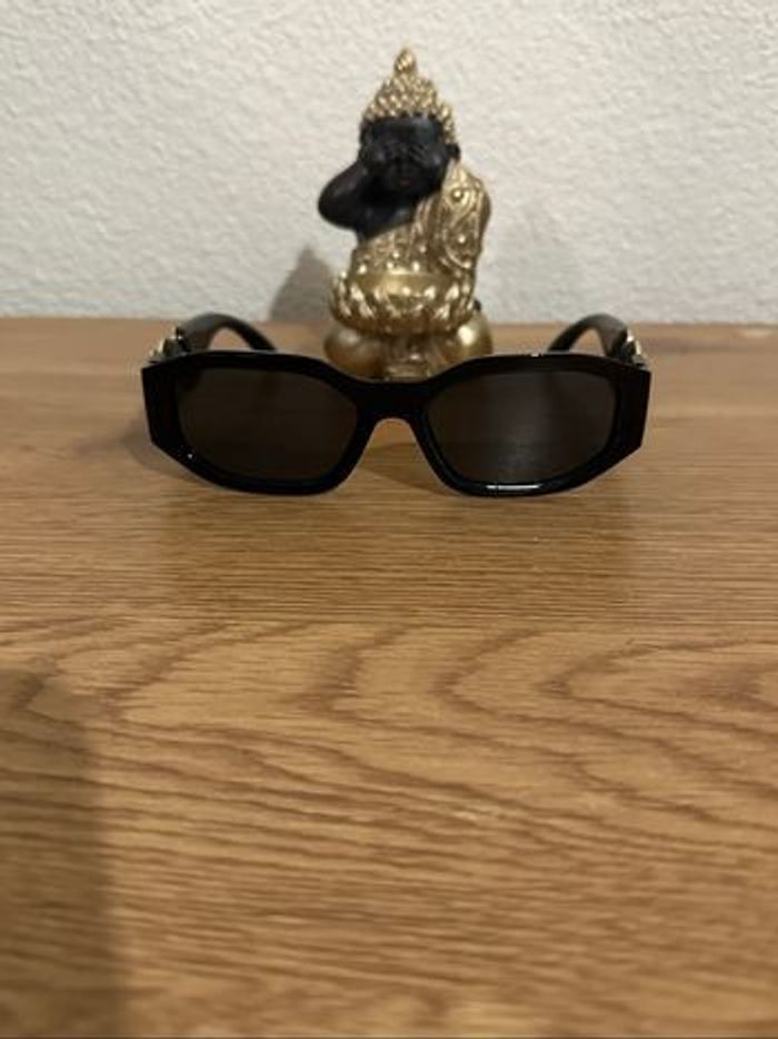 Lunette de soleil - photo numéro 3