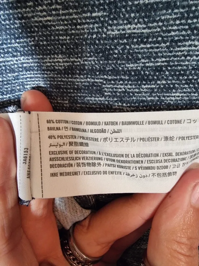 T-shirt col V Hollister - photo numéro 4