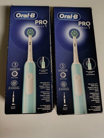 2 brosse à dents électrique oral B 