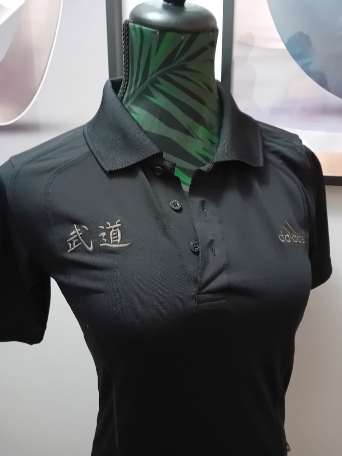 Polo Adidas taille XS - photo numéro 2