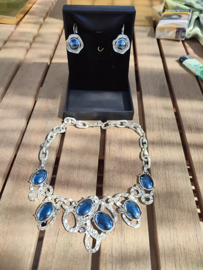 Parure collier + boucles d'oreilles