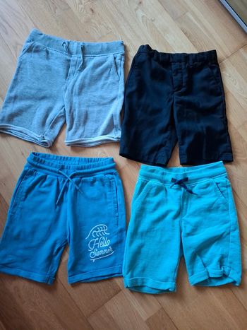Lot 4 shorts 6/7ans