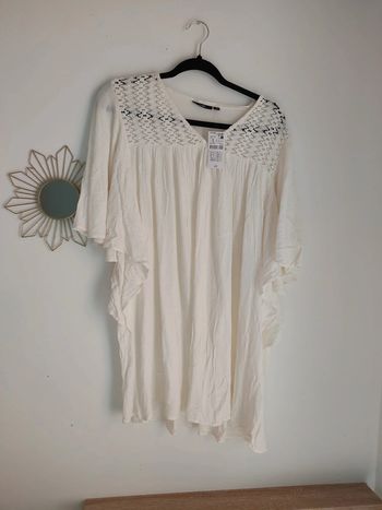 Robe de plage blanche neuve