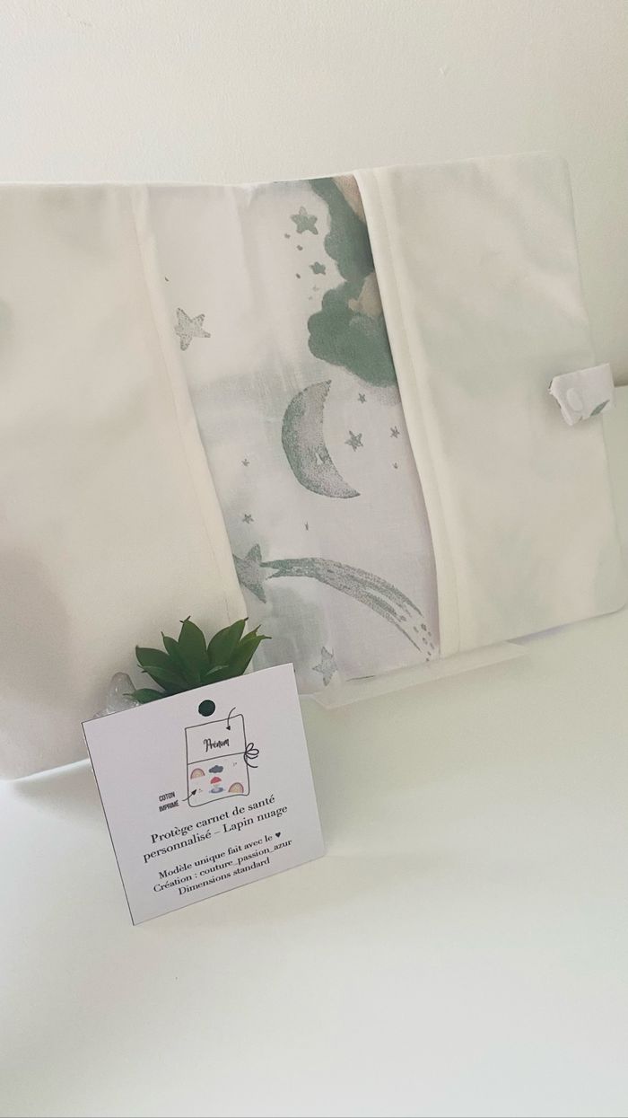 Protège carnet de santé personnalisable bébé enfant prénom lapin nuage - photo numéro 3