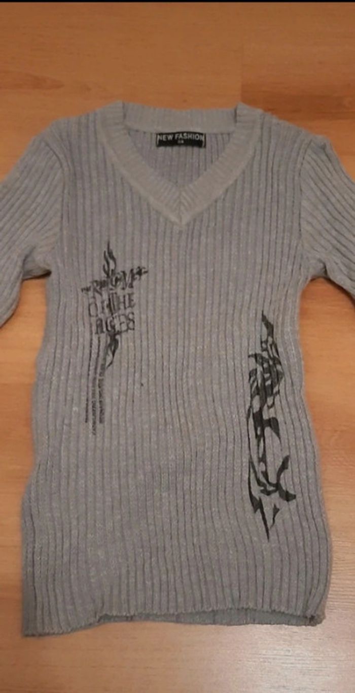 Pull col v garçons taille 8 ans - photo numéro 2